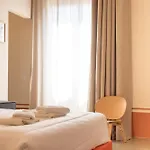 Don Vittorio A Chiaia 3*