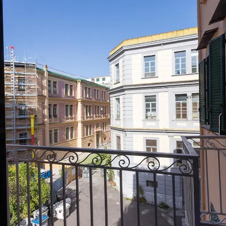 ゲストハウス Don Vittorio A Chiaia 3*