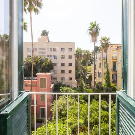 Don Vittorio A Chiaia 3*