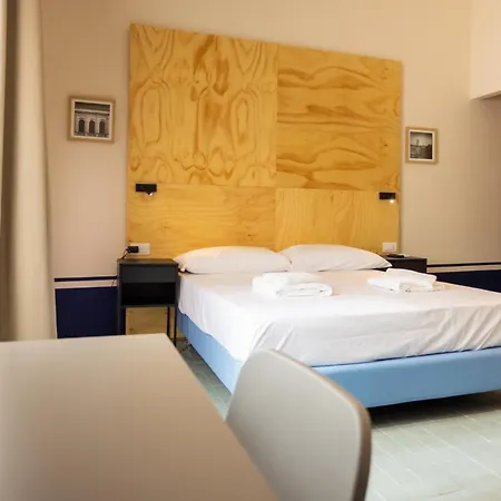 Don Vittorio A Chiaia ゲストハウス 3*