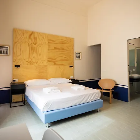 Don Vittorio A Chiaia ゲストハウス