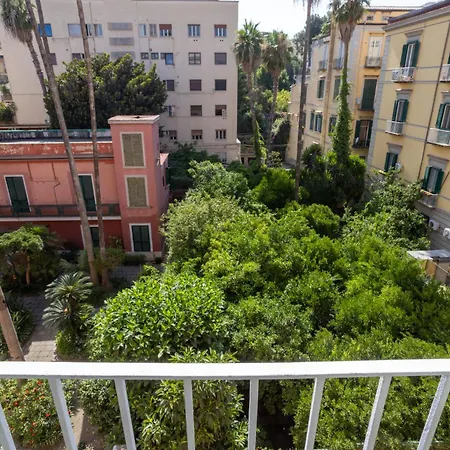 ゲストハウス Don Vittorio A Chiaia 3*