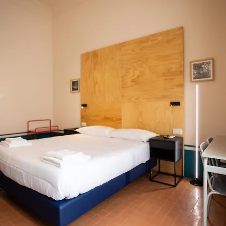 Don Vittorio A Chiaia ゲストハウス ナポリ