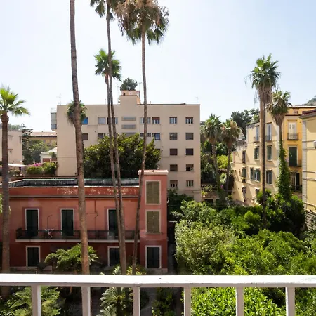 ゲストハウス Don Vittorio A Chiaia ナポリ